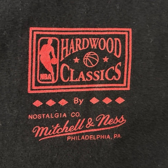 Size M - Mitchell & Ness Raptors Vince Carter Graphic Tee - Picture 2 of 5